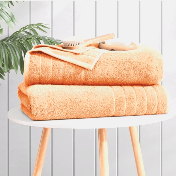 Set of Casa Platino Peach Fuzz Towels - Picture 1 of 6